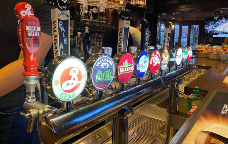 services bulls pub